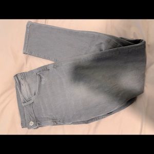 Grey Butt-Lifting Jeggings